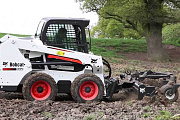 Bobcat S550 - культивирование почвы